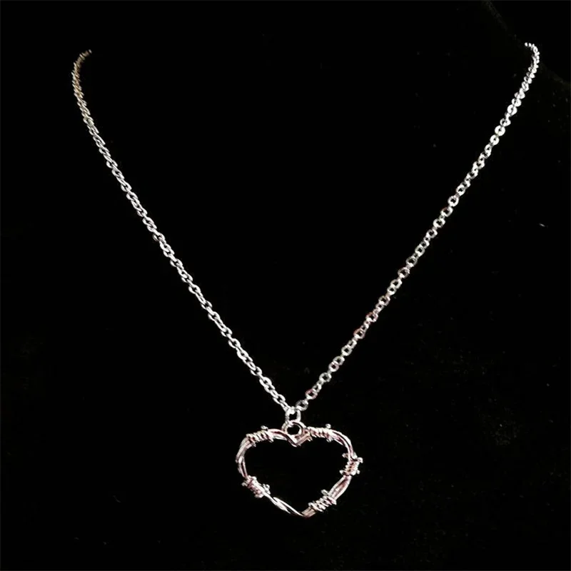 3D Barbed Wire effect Heart Shaped Outline Necklace Pendant Punk Gothic Symbol barbed wire Jewelry