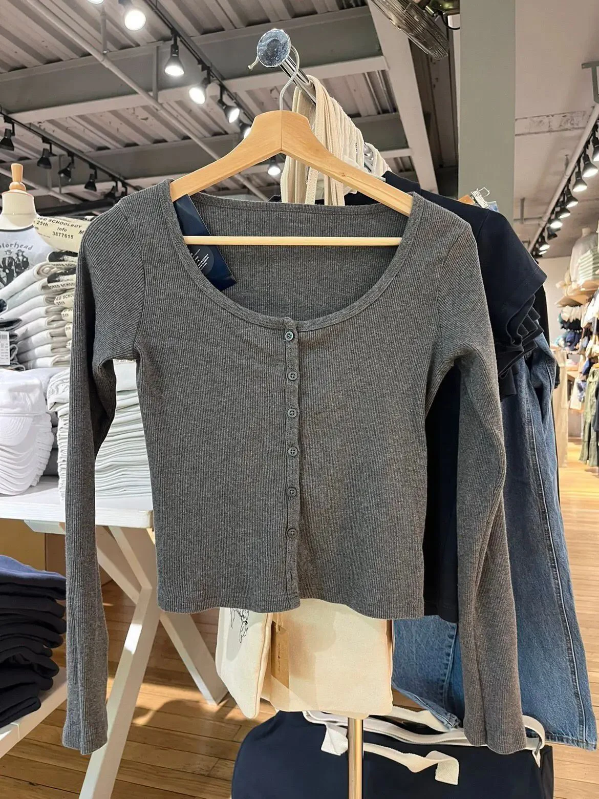 Solid Ribbed Long Sleeve T-shirt Woman Autumn Round Neck Single Breasted Cotton Slim Crop Top Vintage Streetwear Cropped Tee Y2k