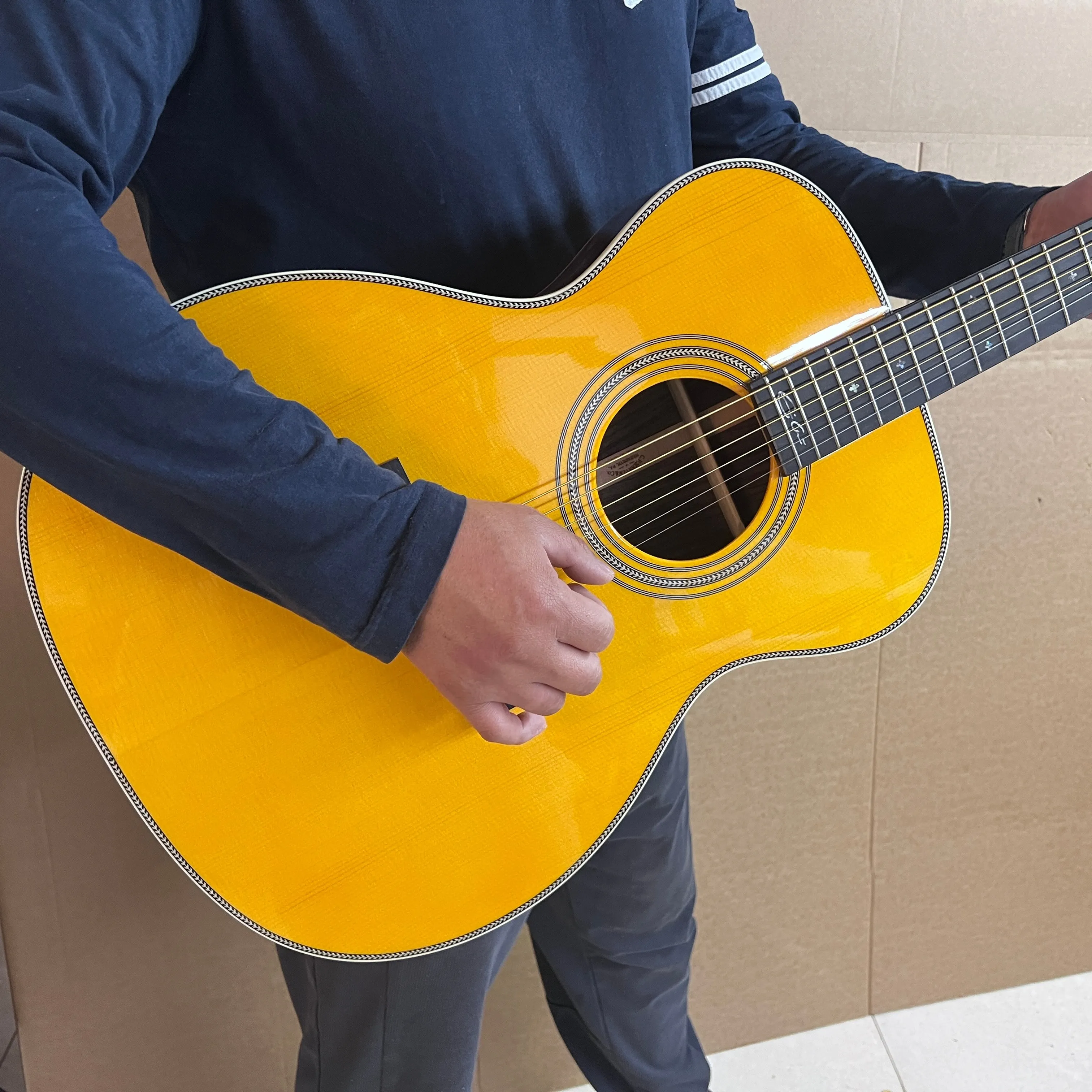 hot 000 28 EC Model Acoustic Guitar Solid Spruce Top, back and side are laminate rosewood, 2026 new