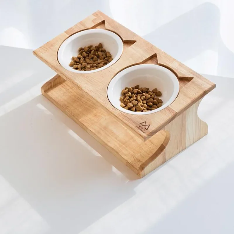 Pet Cat Dog Ceramic Three-Bowl Set: Oblique Solid Wood Dining Table Simple & Stylish Atmosphere Fashionable Cat Supplies.