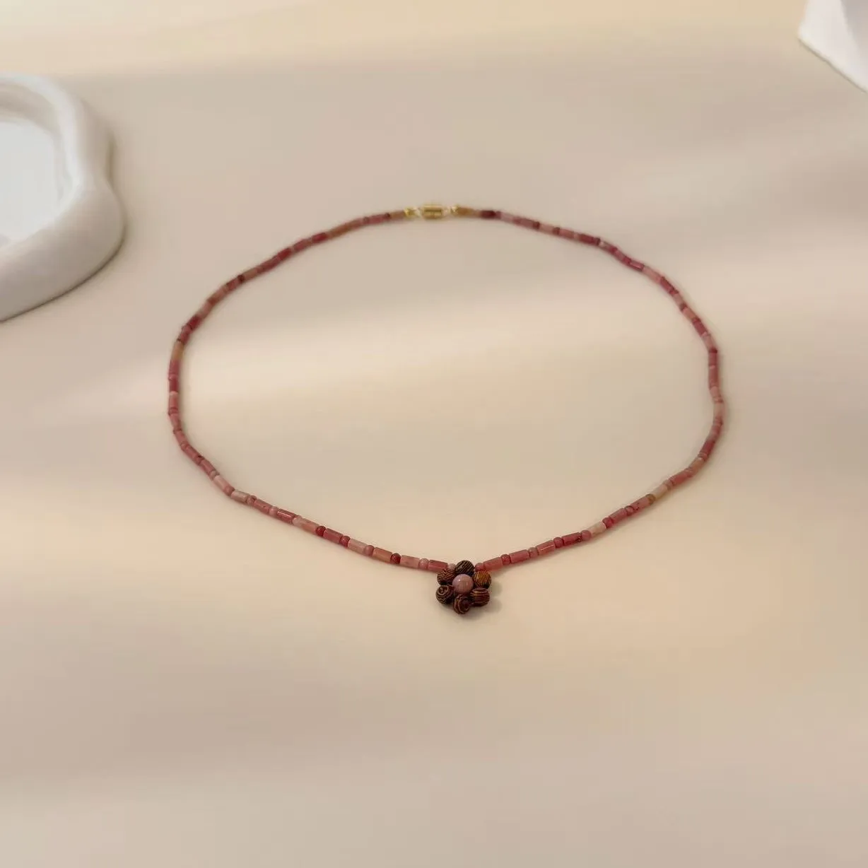 Natural Stone Woven Flower Translucent Agate Tiger Eye Stone Necklace Collection Beaded Clavicle Chain Daily Wearring Short Neck