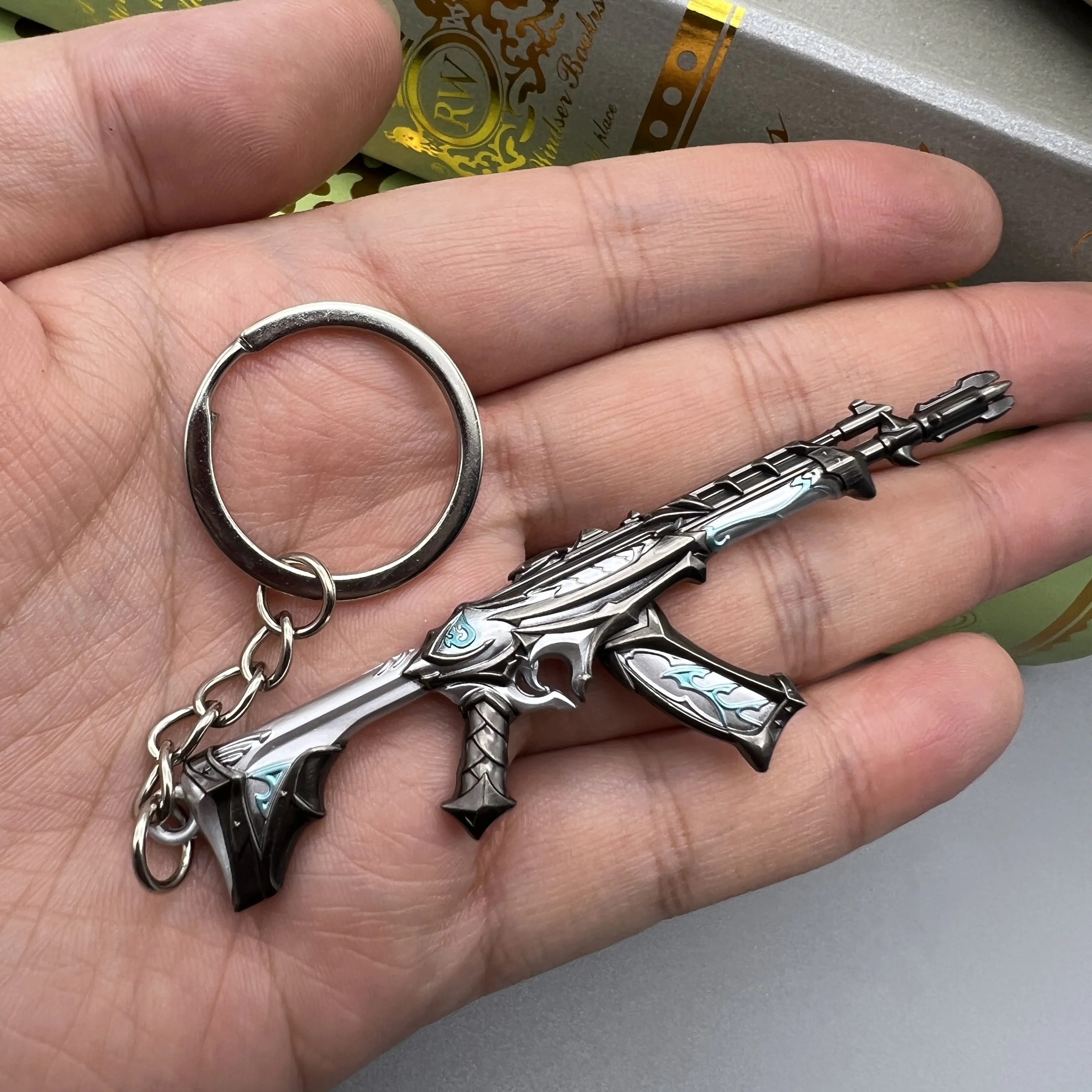 9cm Valorant Ruffian AKM Metal Gun Game Peripherals 1/12 Doll Equipment Weapon Miniatures Keychain Toys for Male Boys Zinc Alloy