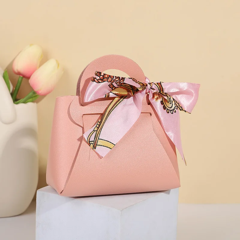 Leather high-end engagement candy gift box women\'s packaging decoration keychain