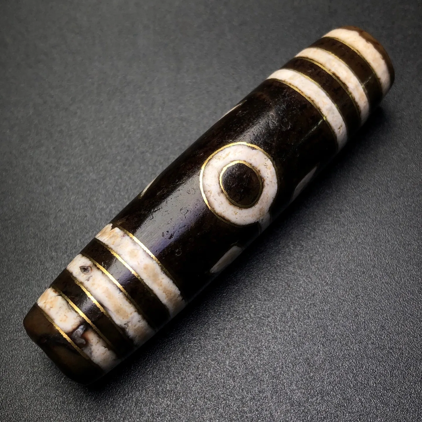 Tibetan Buddhism Agate Inlaid Gold Wire Nobleman Totem Dzi Bead Pendant Z3264