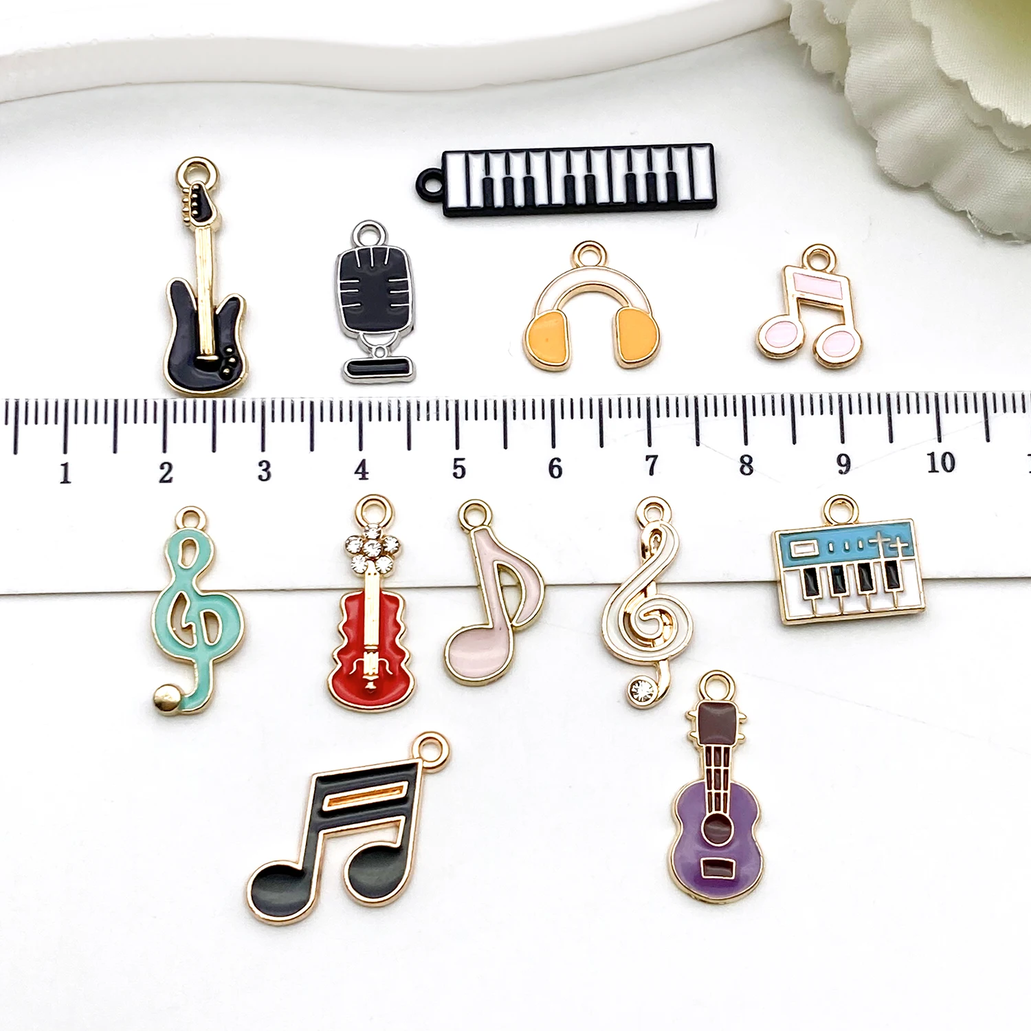 

A Must-Have for Musicians! 40pcs Oil-Dripping Musical Note Series Pendant Set – Craft Materials for Handmade Jewelry.