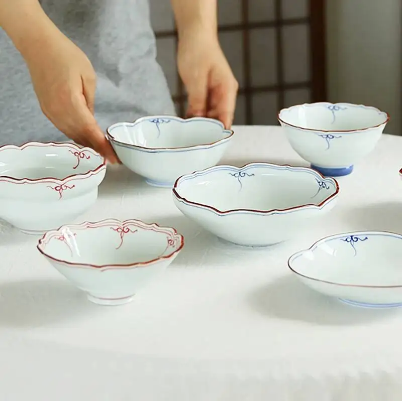 En stock: Cuenco pequeño de postre de plataforma alta con patrón Yingluo pintado a mano, de cerámica Arita importada de Japón, de kiln Qilin.