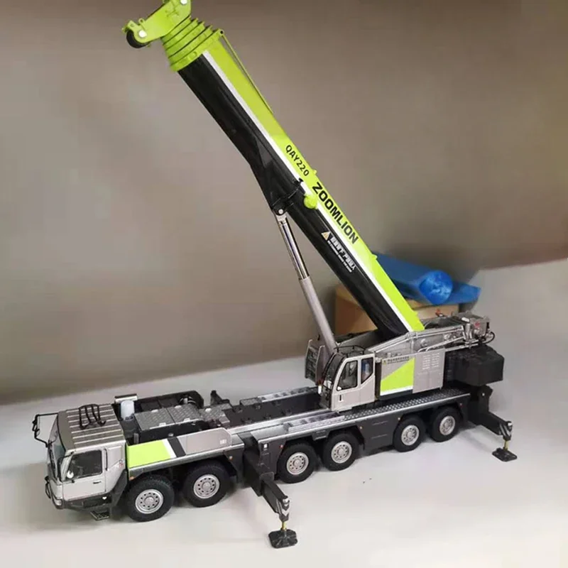 Scale 1:50  ZOOMLION QAY-220 Crane Model Metal Diecast Toy Truck Alloy Engineering Vehicle  33*7*8.5CM   extension 130cm