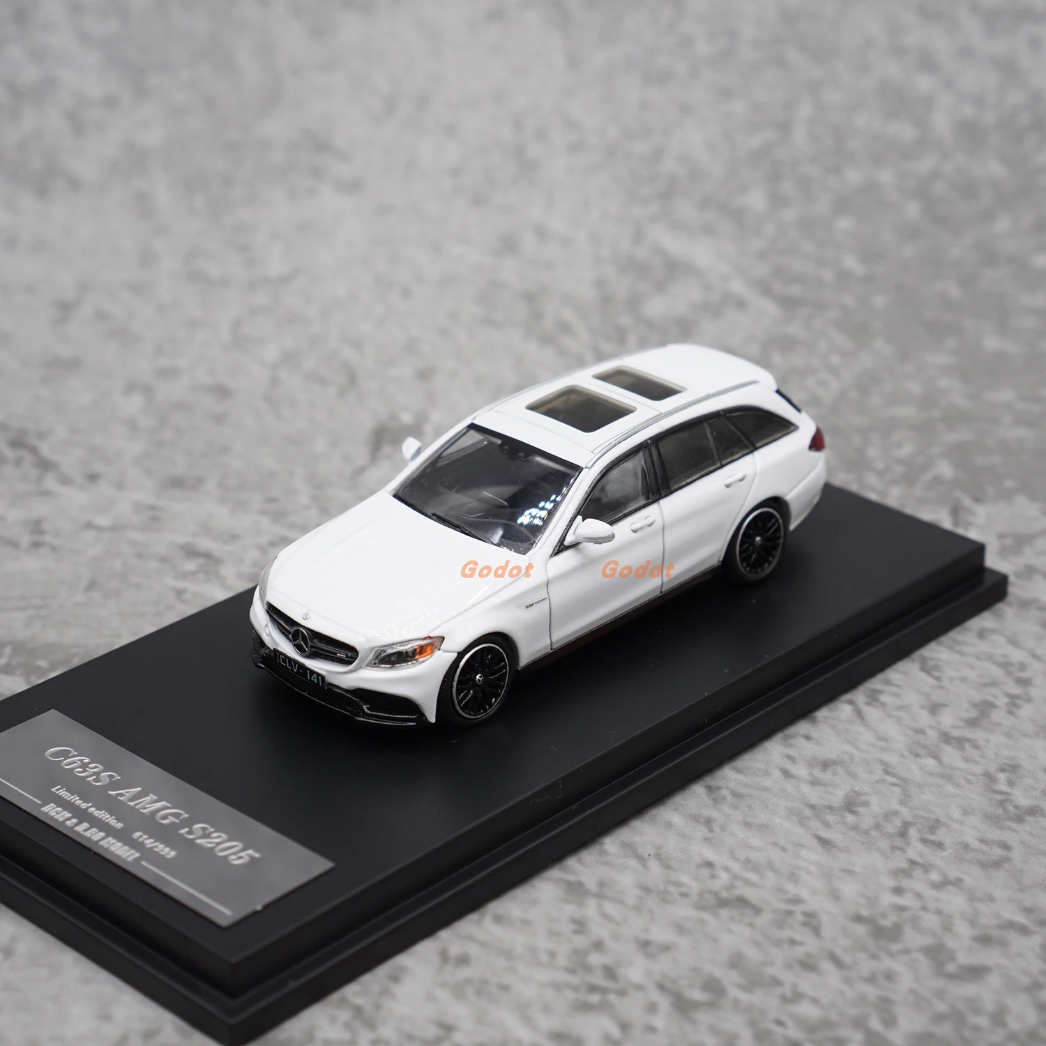 

DCM 1:64 Scale Diecast Alloy Benz C63S AMG Travel Edition Toys Cars Model Classic Adult Gift Souvenir Collectible Static Display