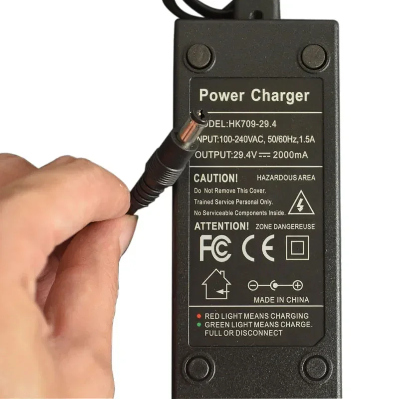 5.5inch FCC ROHS Approval Balance Electric Scooter Battery Charger 24V 29.4V 2000mA for 4 Wheels Skateboard