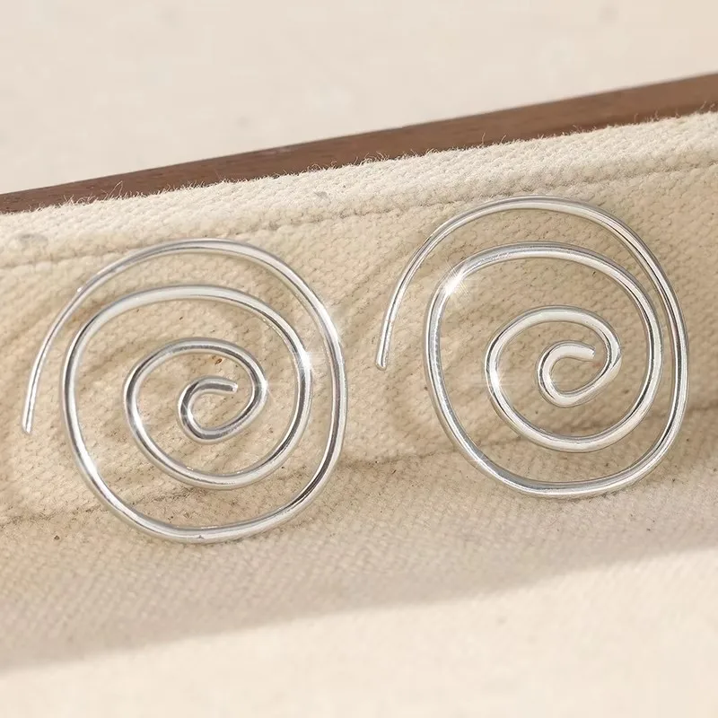 Vintage ethnische silberfarbene Metallgeometrie Spirale baumelnde Ohrringe für Frauen Schmuck – Detail 2