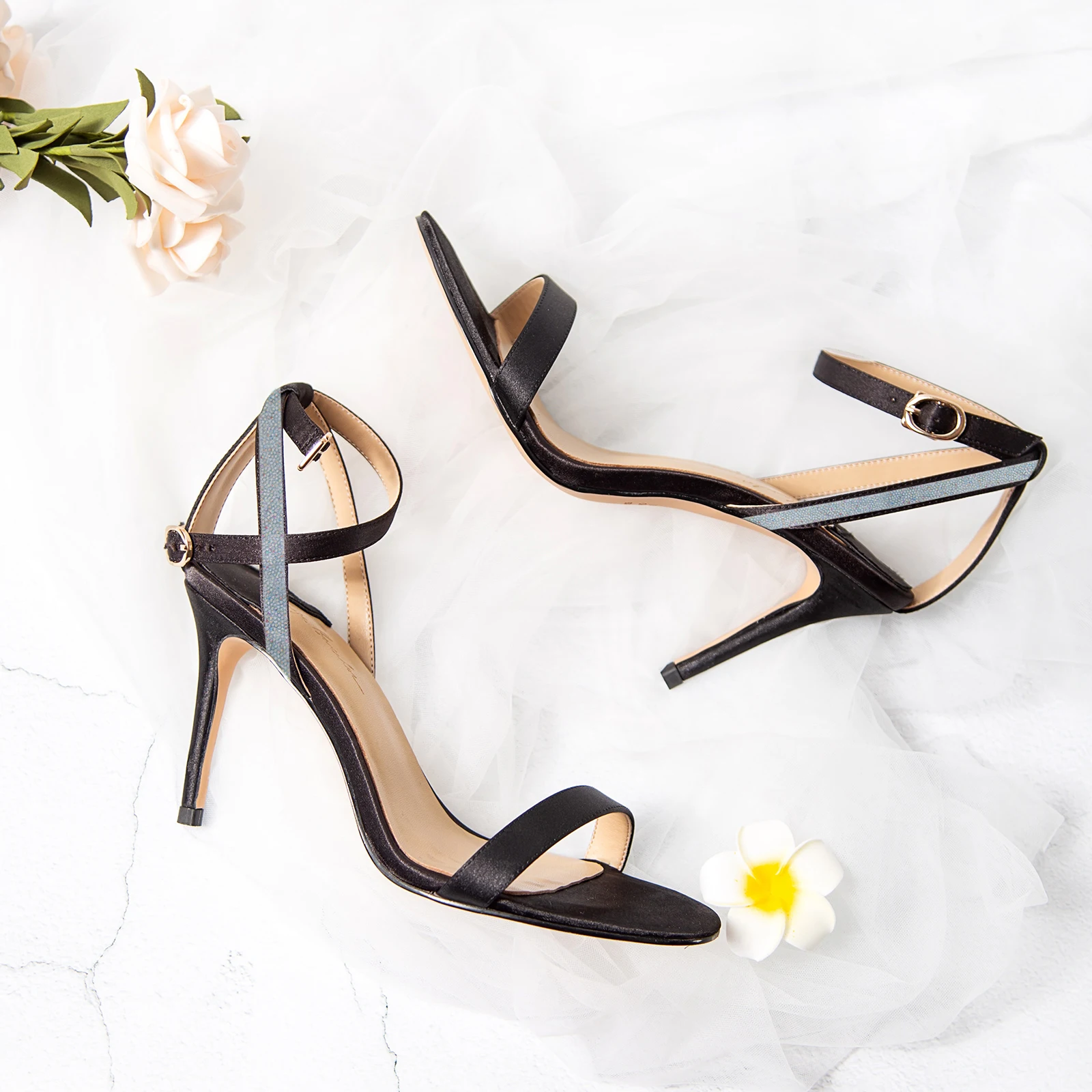 

Adhesive Rhinestone Strips Hot Melt Drill Stickers Bling Decor Craft Ribbon Roll Non Fading Anti Wearing Self Adhesive