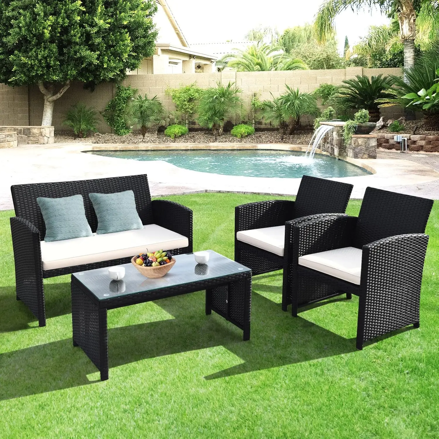 Set da patio in rattan da 4 pezzi, divano da conversazione in vimini, cuscini resistenti agli agenti atmosferici, tavolo in vetro temperato (bianco/nero)