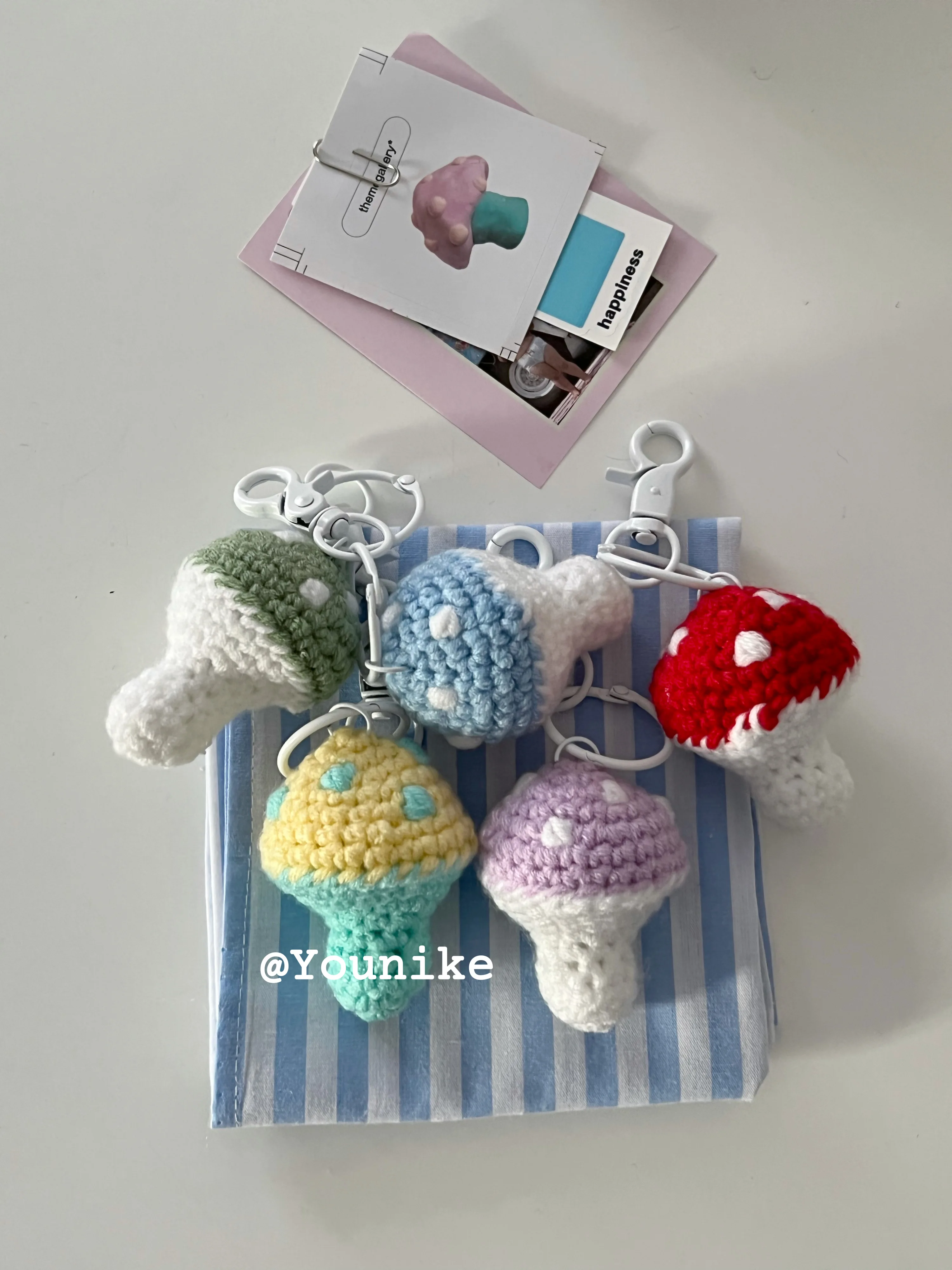 

Homemade ~ Korean Ins Niche Handmade Cute Colorful Mushroom Handbag Pendant AirPods Chain Keychain Cute