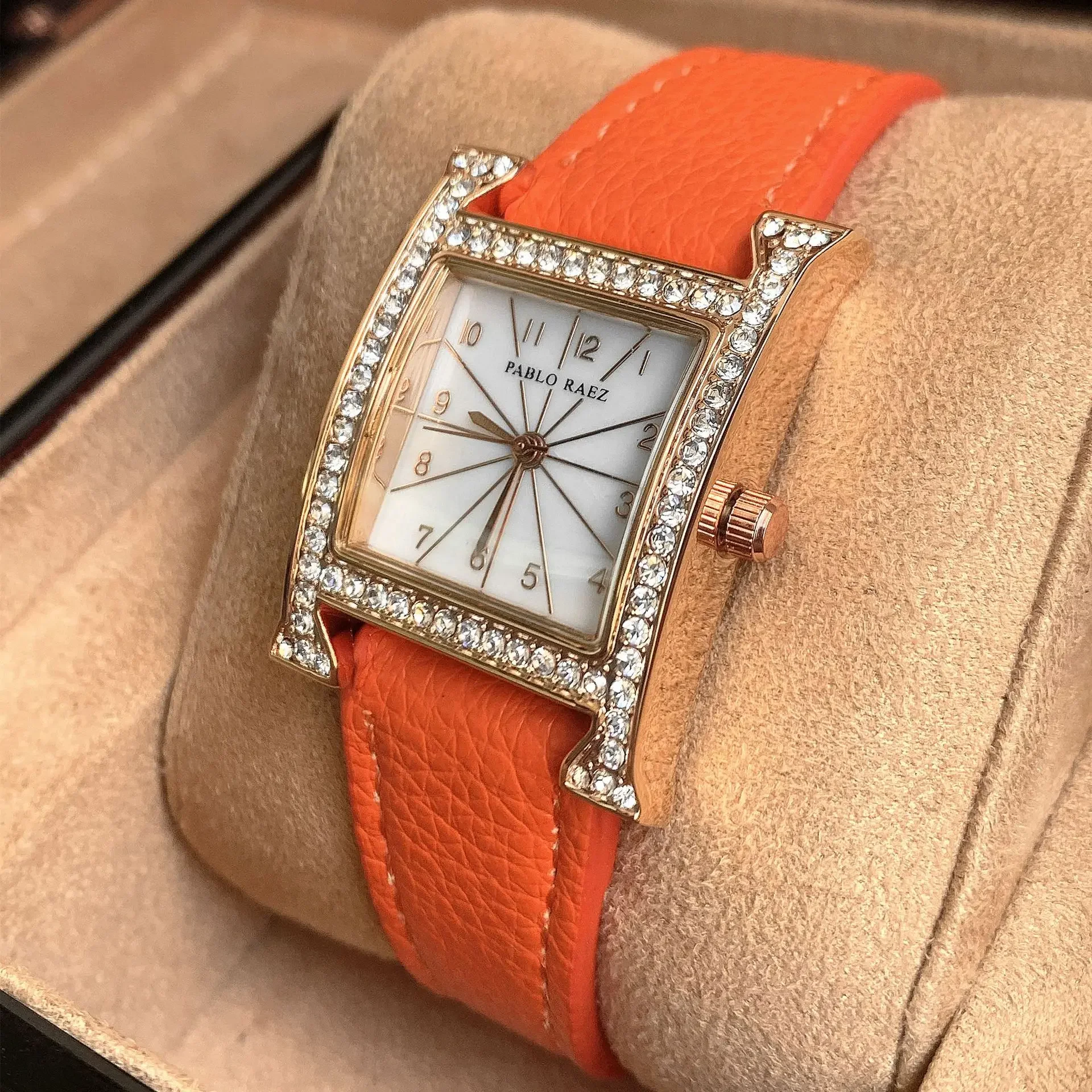 Часы UTHAI премиум-класса, легкие роскошные женские часы, квадратный универсальный кожаный браслет, водонепроницаемый женский модный кварцевый наручный браслет в коробке