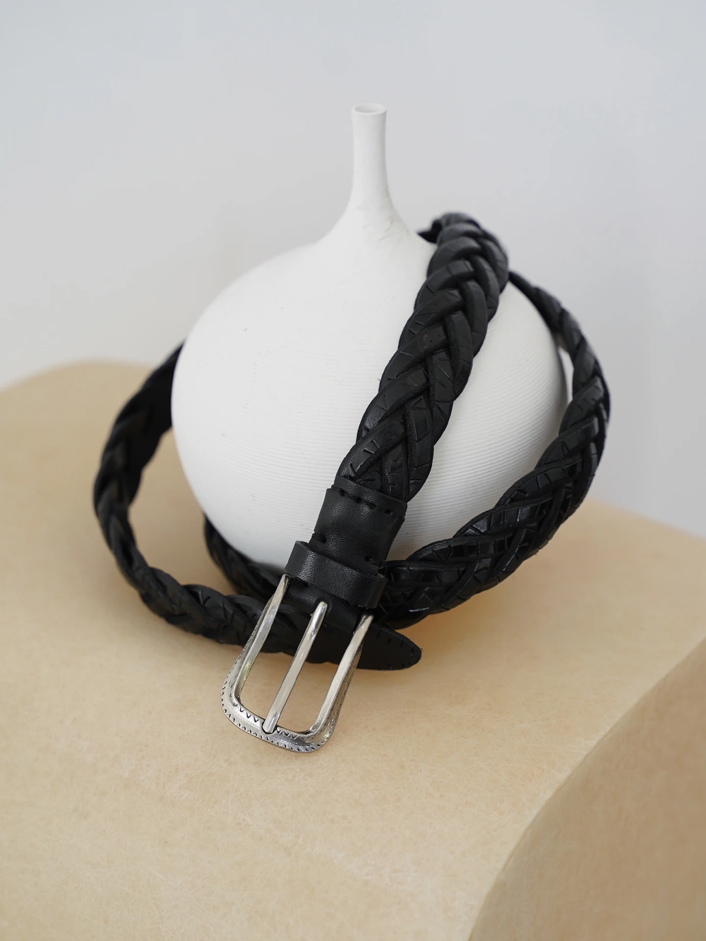 cinturon-de-piel-de-becerro-bonaudo-tejido-a-mano-estilo-vacacional-presidencial-cinturon-de-mujer-a-la-moda-con-hebilla-plateada-tallada-y-cierre-metalico