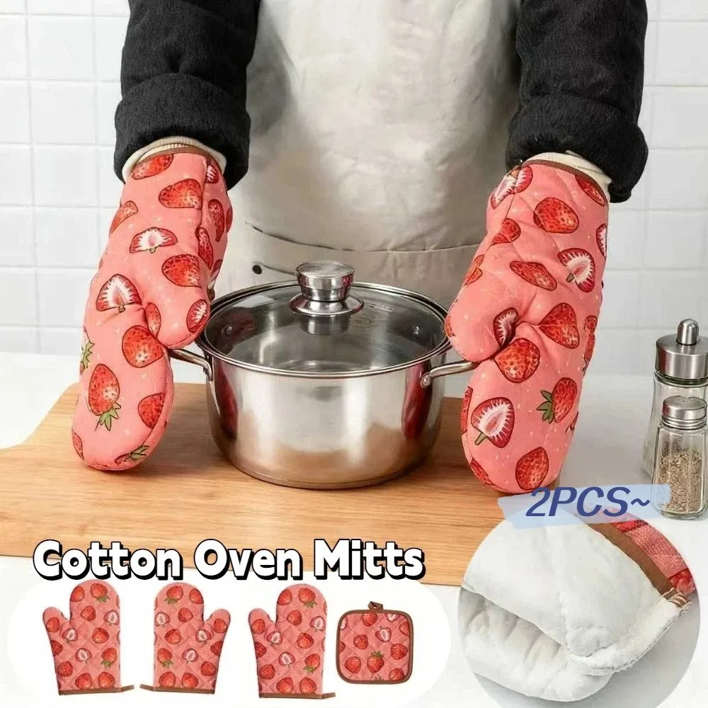 

2pcs Heat Resistant Cotton Oven Mitts Thickened Anti-scald Strawberry Baking Gloves Angled Cuff Cotton Lining