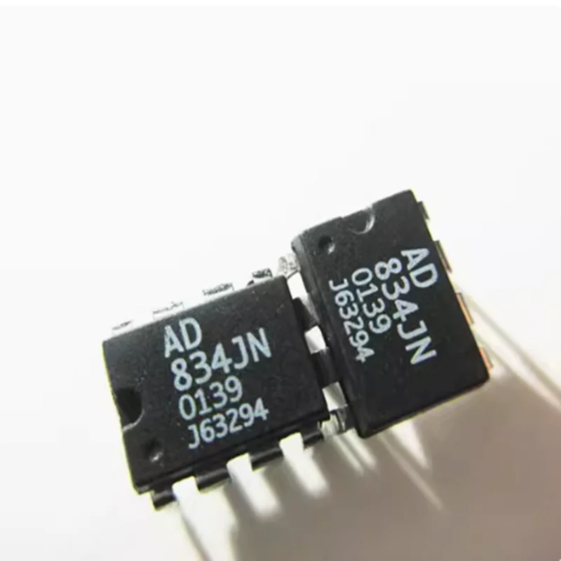 AD834JN DIP8 500MHz Four-Quadrant Analog Multiplier Suitable for high-frequency signal processing