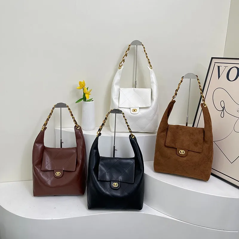 

2025 Women's Large Capacity Tote Bag, Quilted Chain Strap Underarm Shoulder Crossbody Purse, Vintage Chic Leather Hobo Bag