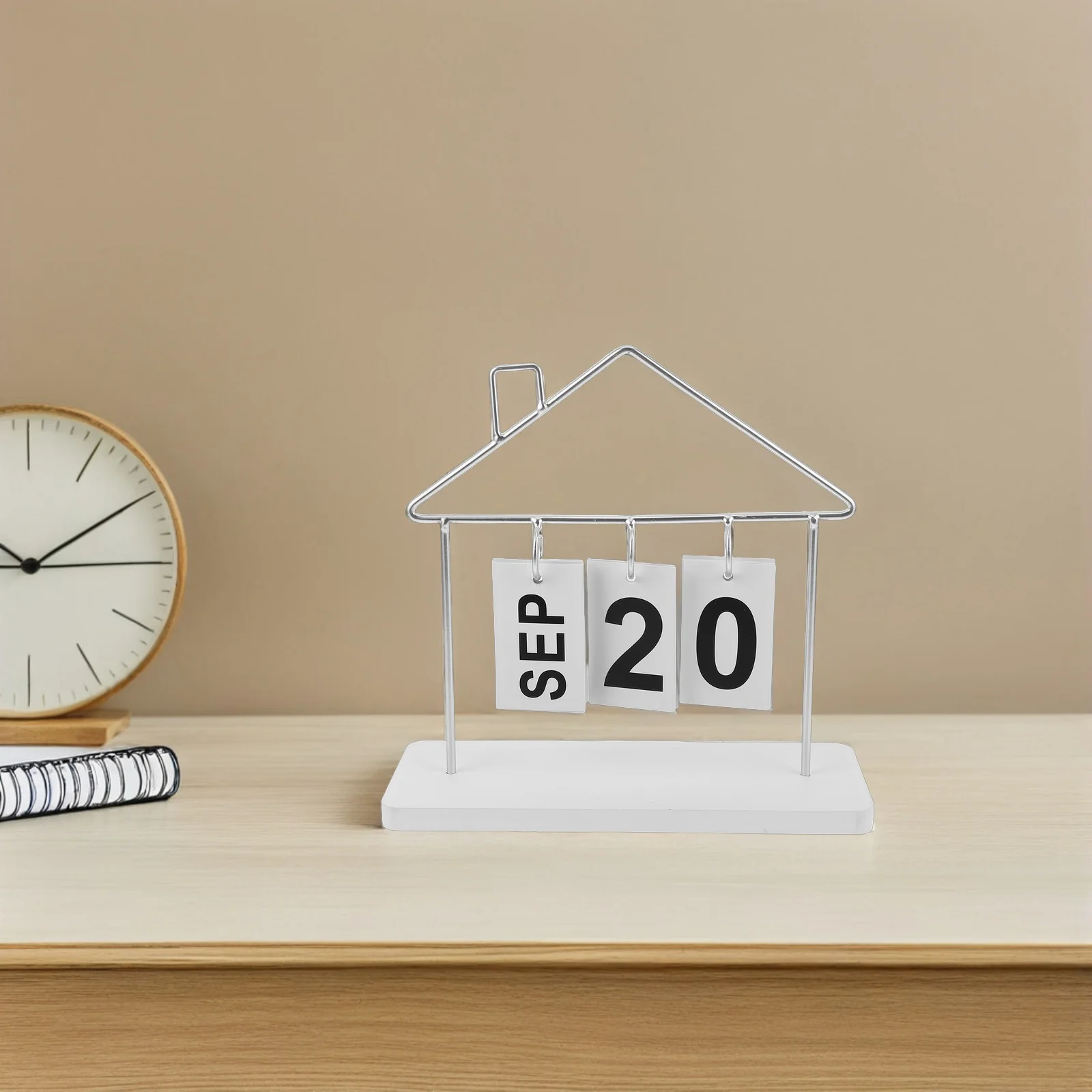

Creative Perpetual Flip Calendar Metal 2025 Small Office Desk Organizer Home Desktop Decorative Accessory Office Desk Calendar