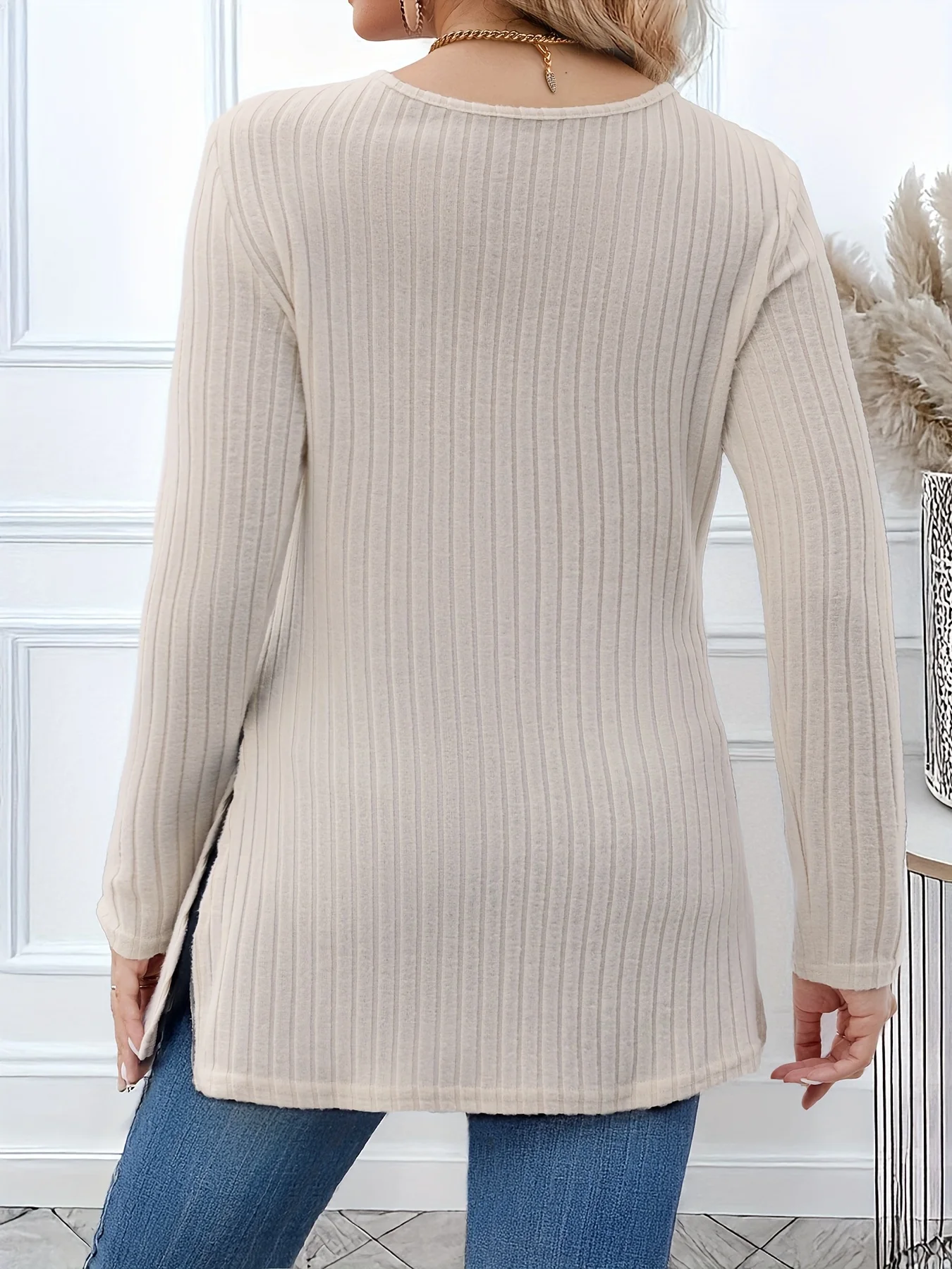 Elegantes, plissiertes Langarm-Oberteil für Damen in großen Größen mit V-Ausschnitt für zeitlosen Stil – Detail 5