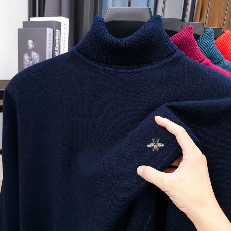 Schmal geschnittener Unisex-Pullover mit langen Ärmeln, hohem Kragen und Bienen-Stickerei, Herbst-Winter-Neuheit, für Freizeit und tägliche Pendelbewegungen. – Detail 2