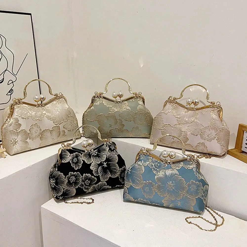 

Chinese Style Embroidered Shoulder Bag Metal Chain Strap Embroidered Crossbody Handbag Floral Pattern Elegant Handbag