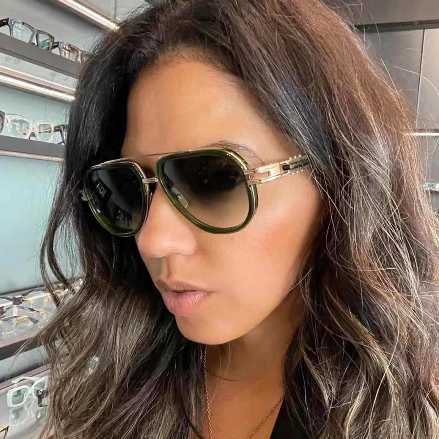 

Rectangle Aviator Sunglasses Unisex UV400 Protection Luxury Punk Designer Gradient Lens Alloy Frame Eyewear with Case