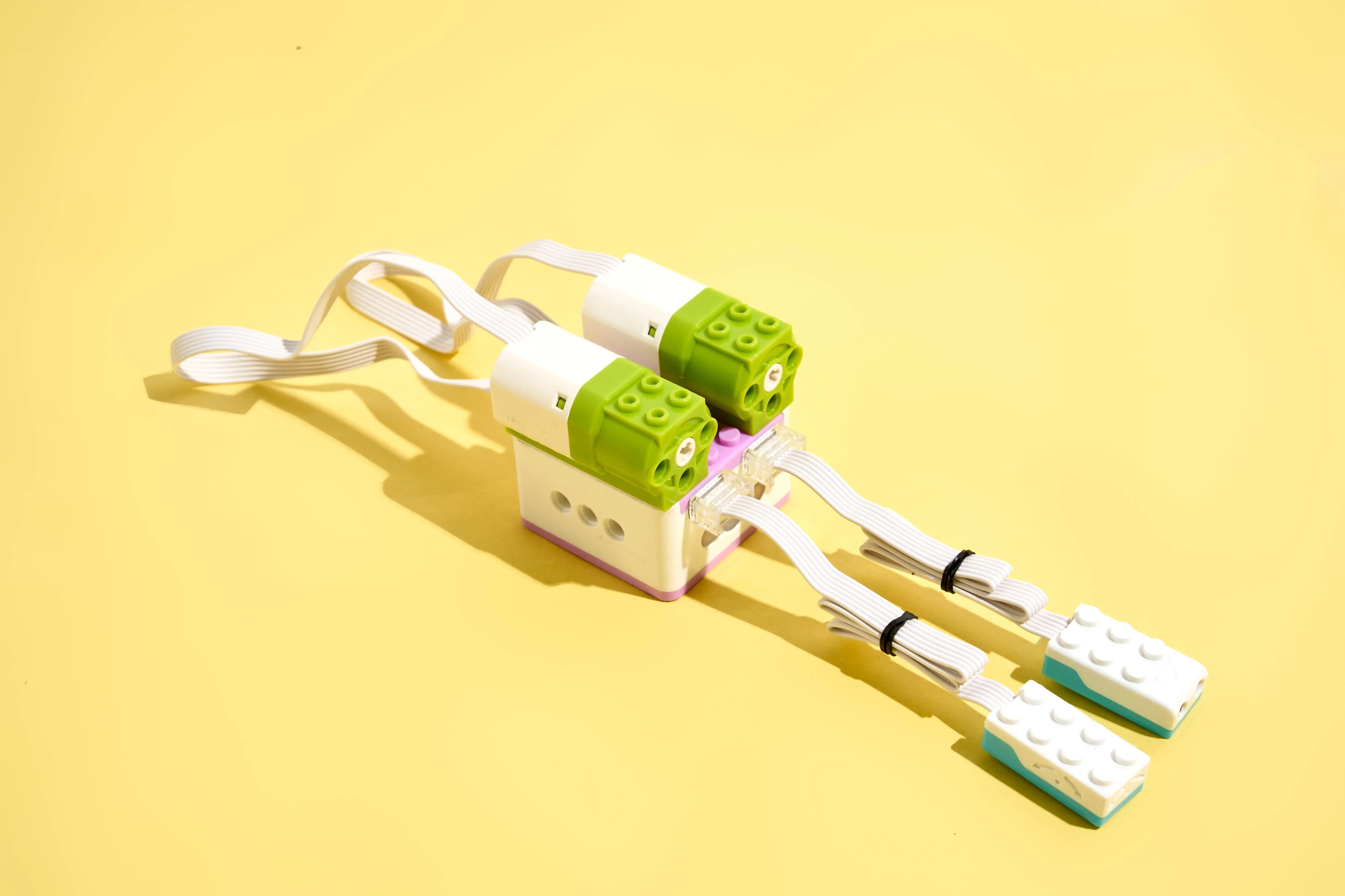 مجموعة بناء تروس ICQbot للإلكترونيات التفاعلية Wedo2.0 مجموعة ترميز بمقياس 1:8 لصندوق الأطفال المعبأ
