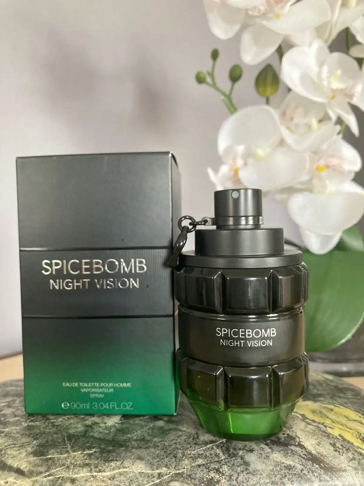 كولونيا Spicebomb Nightvision للرجال - إنها اختيار مثالي للهدايا (هدايا عيد الميلاد)