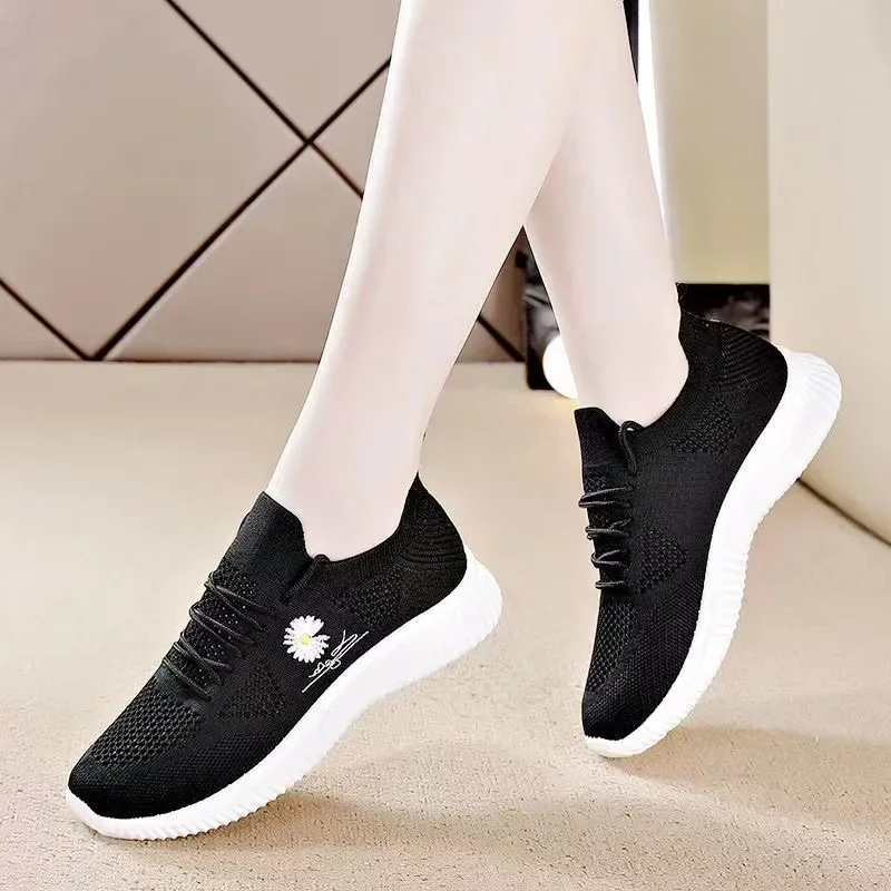 New Spring and Summer Women\'s Fly-Knit Sneakers Fashionable All-Match Running Shoes Mesh Breathable Casual Female Students