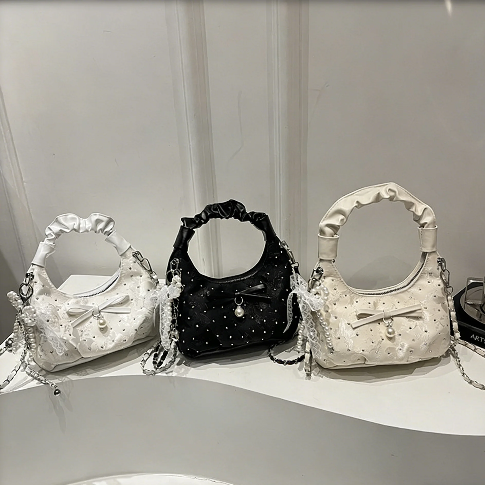 

Women’s Elegant Lace Bow Handbag Vintage Pearl Chain Shoulder Bag Sparkling Rhinestone Crossbody Purse For Party