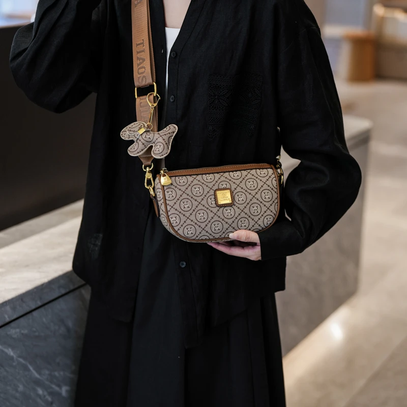 

Classic Elegant Vintage Messenger Bag Women's Designer Luxury Tote Large Capacity Simple Commuter