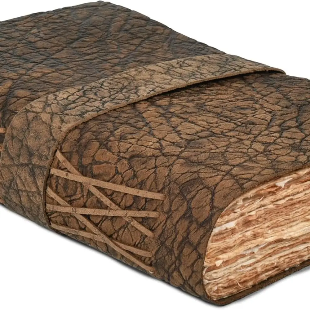 ヴィンテージ手作り日記帳（鍵付き） - A4サイズ、水彩紙の縁、アートや執筆に最適な200ページ