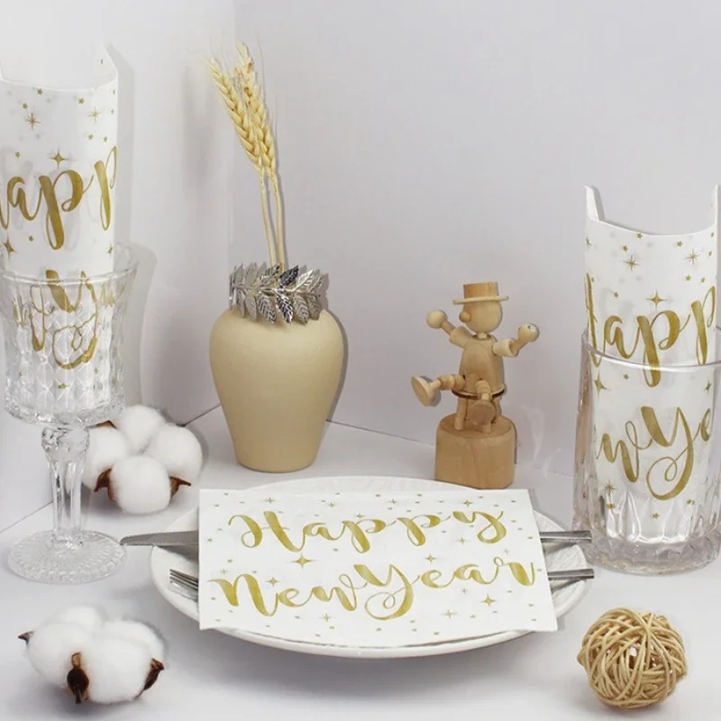 20 ชิ้น กระดาษเช็ดปากลายสุขสันต์ปีใหม่แบบใช้แล้วทิ้ง ของตกแต่งโต๊ะคริสต์มาส งานเฉลิมฉลอง กระดาษเช็ดปากสีทองลายปีใหม่ กระดาษตกแต่ง