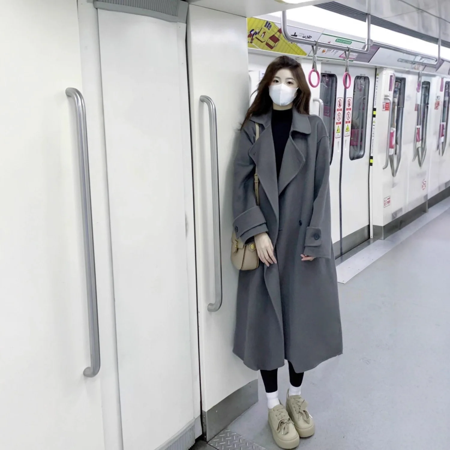 Dámský šedý vlněný kabát Plus Size, podzim/zima 2025, nový styl, zesílený, korejský styl, Hepburn, s dlouhým rukávem, polo límec... - náhled 4