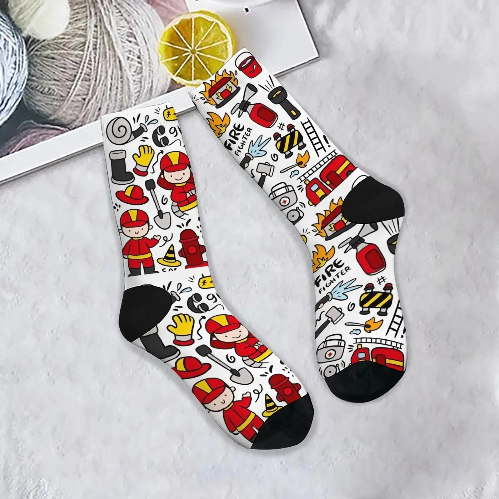 1 Pair Men's Fire Truck Graphic Novelty Crew Socks Bold Red Fire Trucks Mid-Calf Length for Firefighter Gifts Fun Accessories