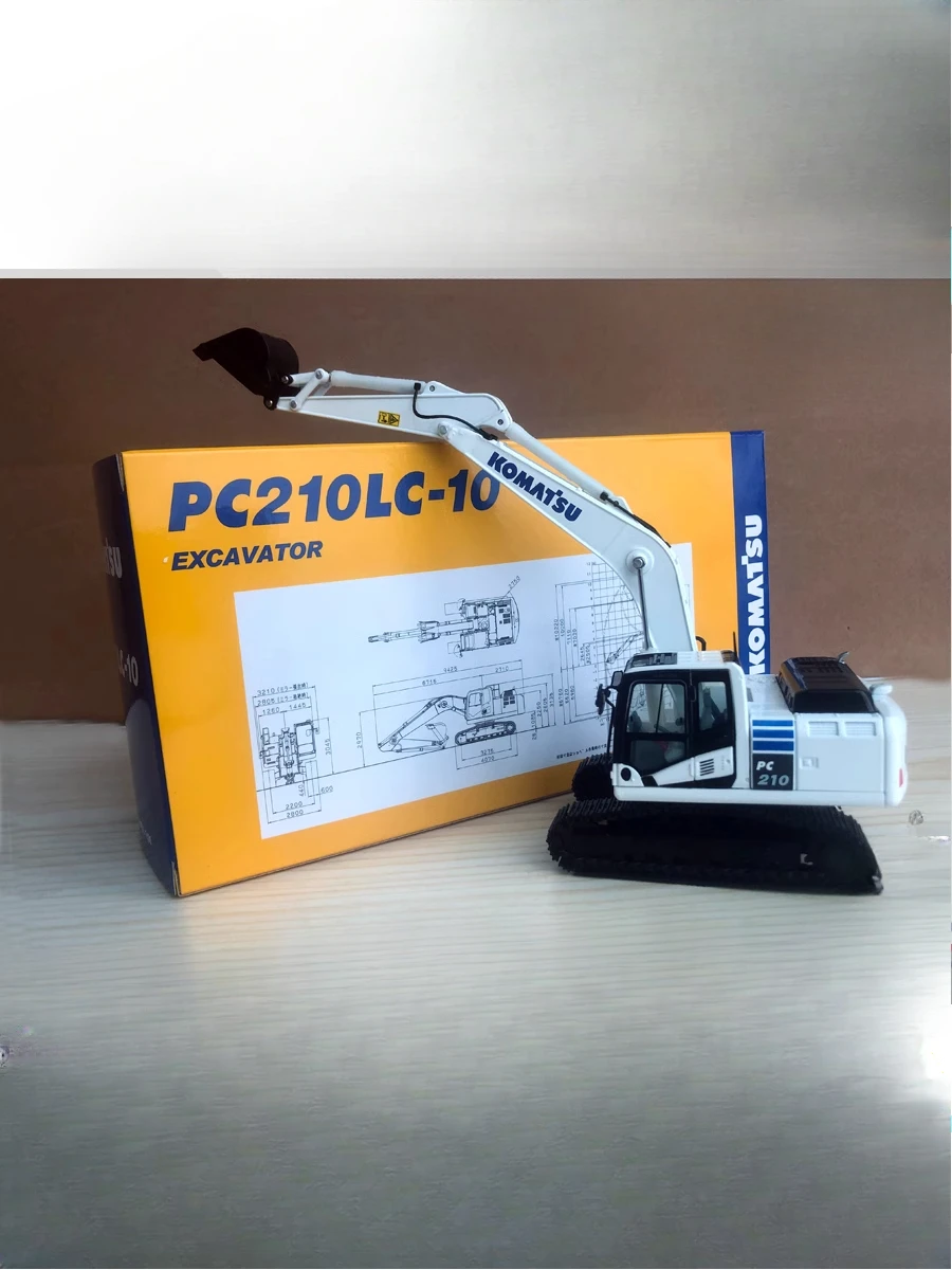 Fine white limited edition KOMASTU PC210LC-10 excavator alloy collection model 1:50