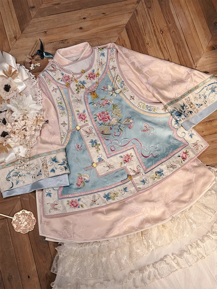 

Chuan Dai Timel Ele Heavy Embroidery Svel Jaet Stand Collar Plum Blossom Design Women's Traditional Chinese Co...