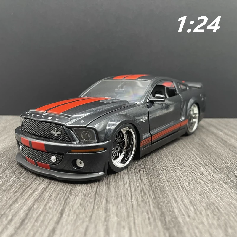 1:24 Ford Mustang Shelby GT500 KR Alloy Sports Car Model Diecast Metal Racing Car Model High Simulation Collection Kids Toy Gift