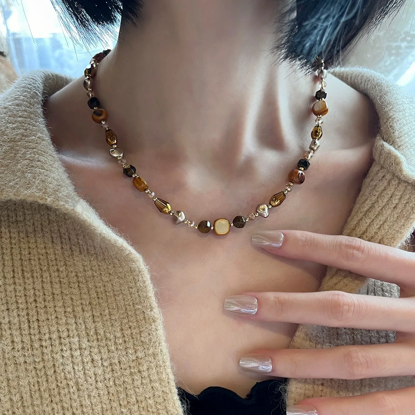 Early autumn versatile Maillard natural stone caramel tiger eye beaded handmade high-end elegant collarbone necklace for women