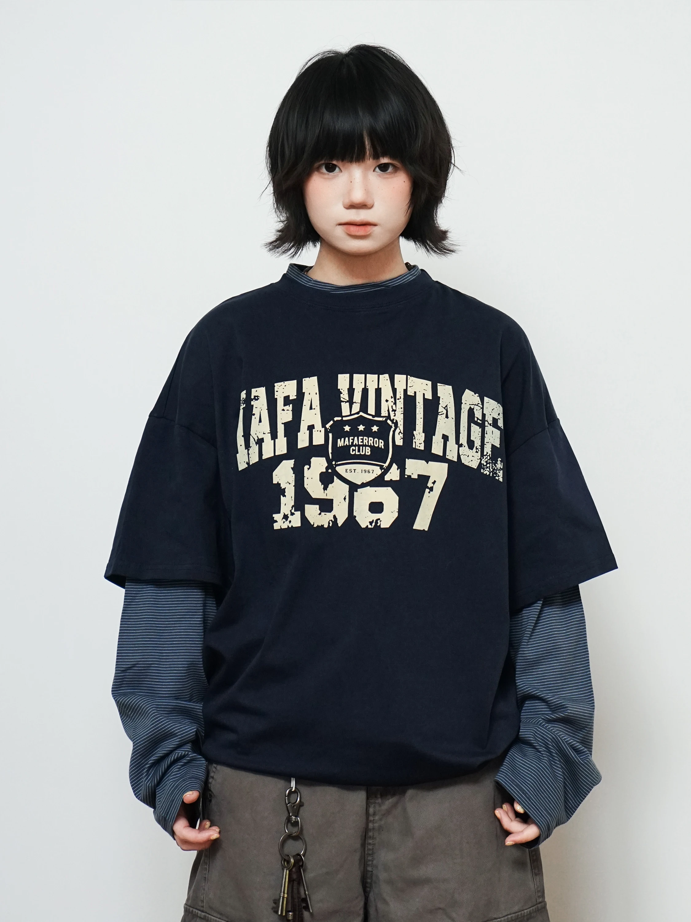 

Винтажная футболка с принтом-пэчворк и надписями, свободного кроя, с длинным рукавом, имитация двухслойности, уличный стиль, для женщин, повседневная, хлопковая, с круглым вырезом