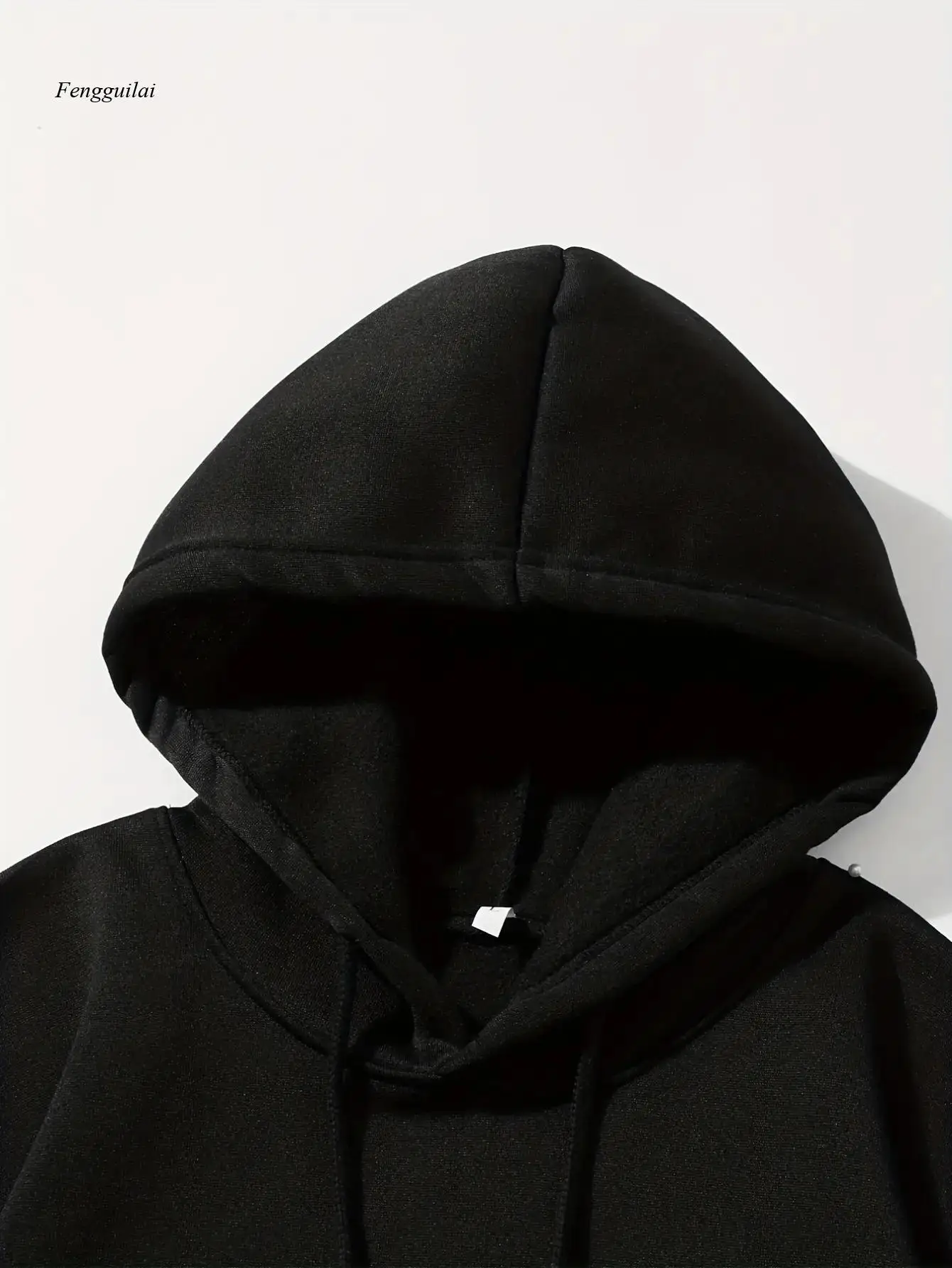 サッカーをテーマにしたフーディー、サッカーユニフォームプリント入り - 暖かいプルオーバースウェットシャツ、カンガルーポケットと調節可能なフード付き