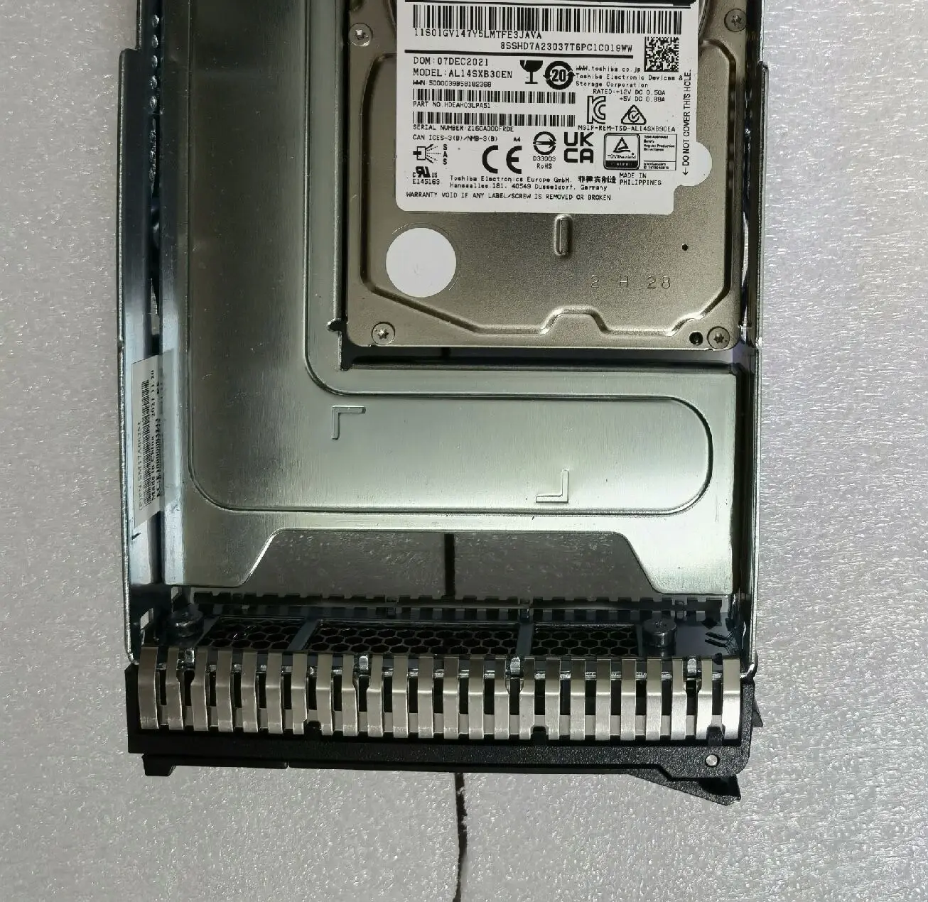 

For 7XB7A00038 00YK027 300G 15K SAS 12Gb 2.5-3.5 server hard drive
