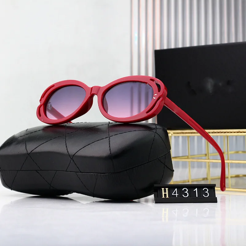 

Retro Round Sunglasses for Ladies - Elegant Design UV Protection Fashionable Accessory