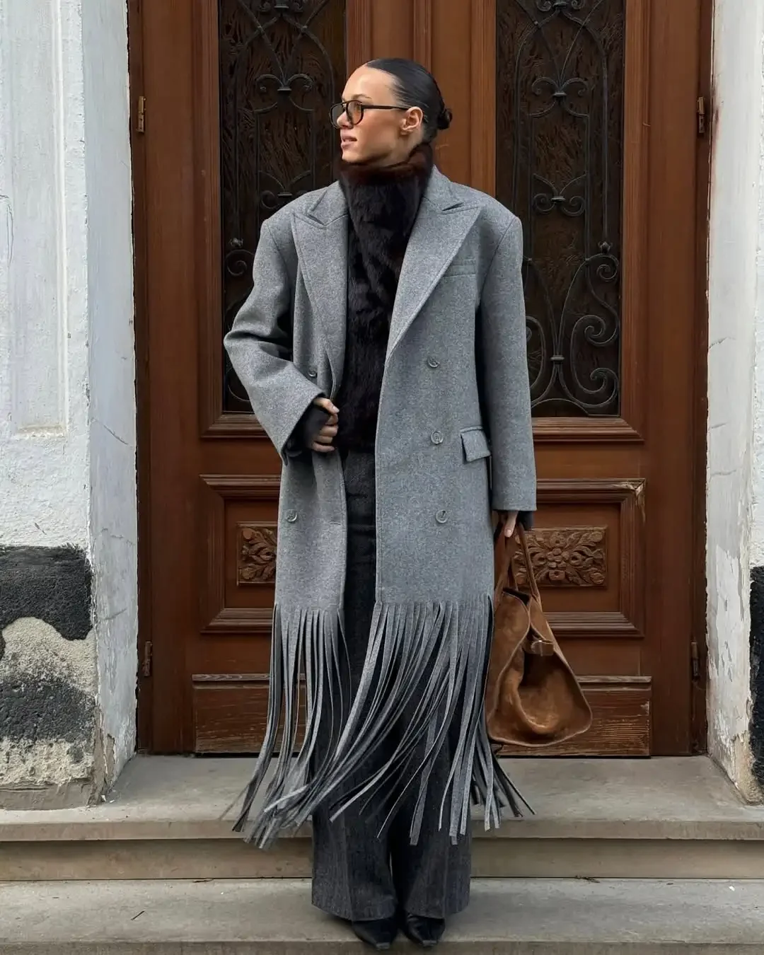 Modischer grauer Wollmantel mit Quasten für Damen, lässiger Revers-Mantel mit langen Ärmeln, doppelreihig, mit Taschen, lockerer langer Mantel, Damen-Outwear für den Alltag. – Detail 4