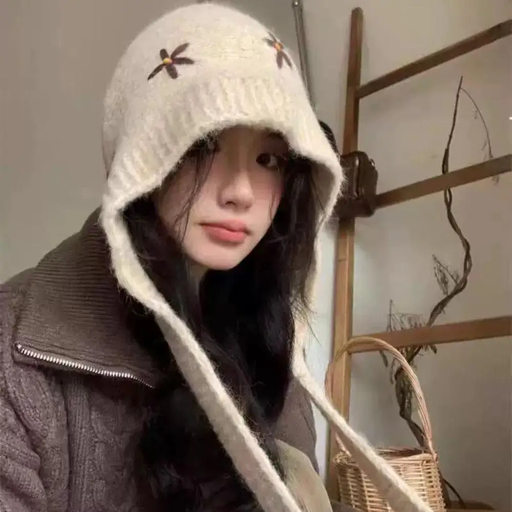 أزهار لطيفة سدادات حماية الأذن بيني قبعة الشتاء زهرة بالاكلافا وشاح محبوك قبعة المرأة في الهواء الطلق التزلج الثلوج الدانتيل متابعة مقنعين قبعات