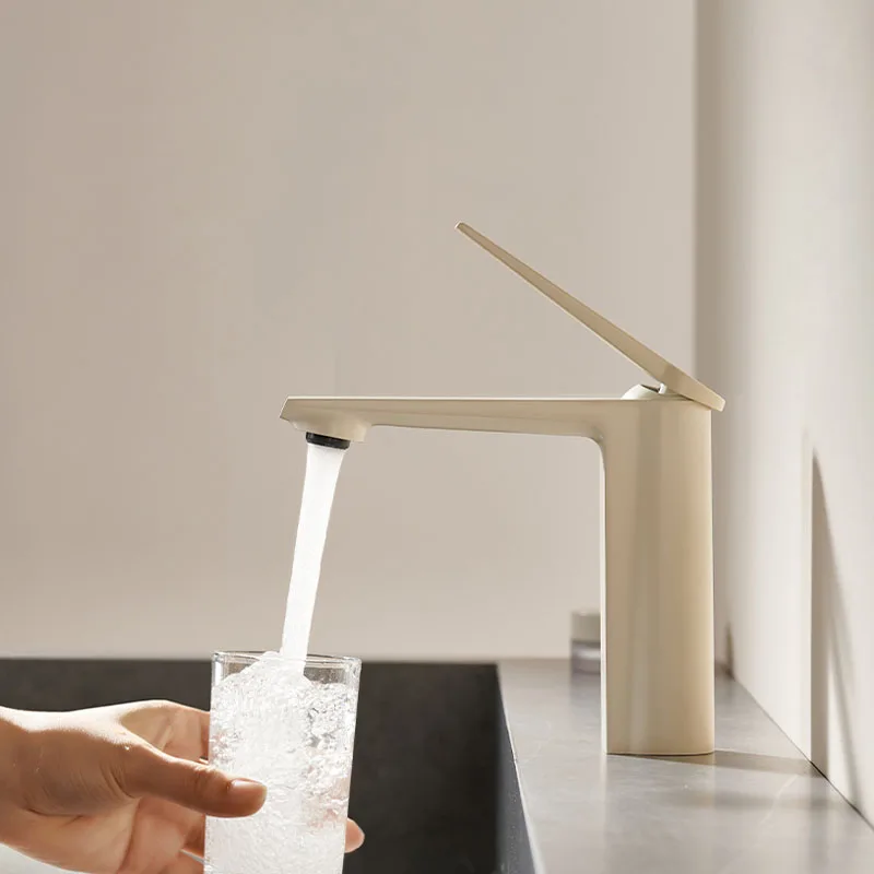 حوض صنبور نحى الذهبي الحمام مغسلة الباردة والساخنة خلاط صنبور سطح الخيالة بالوعة الصنابير الأبيض الحمام رافعة الحنفيات