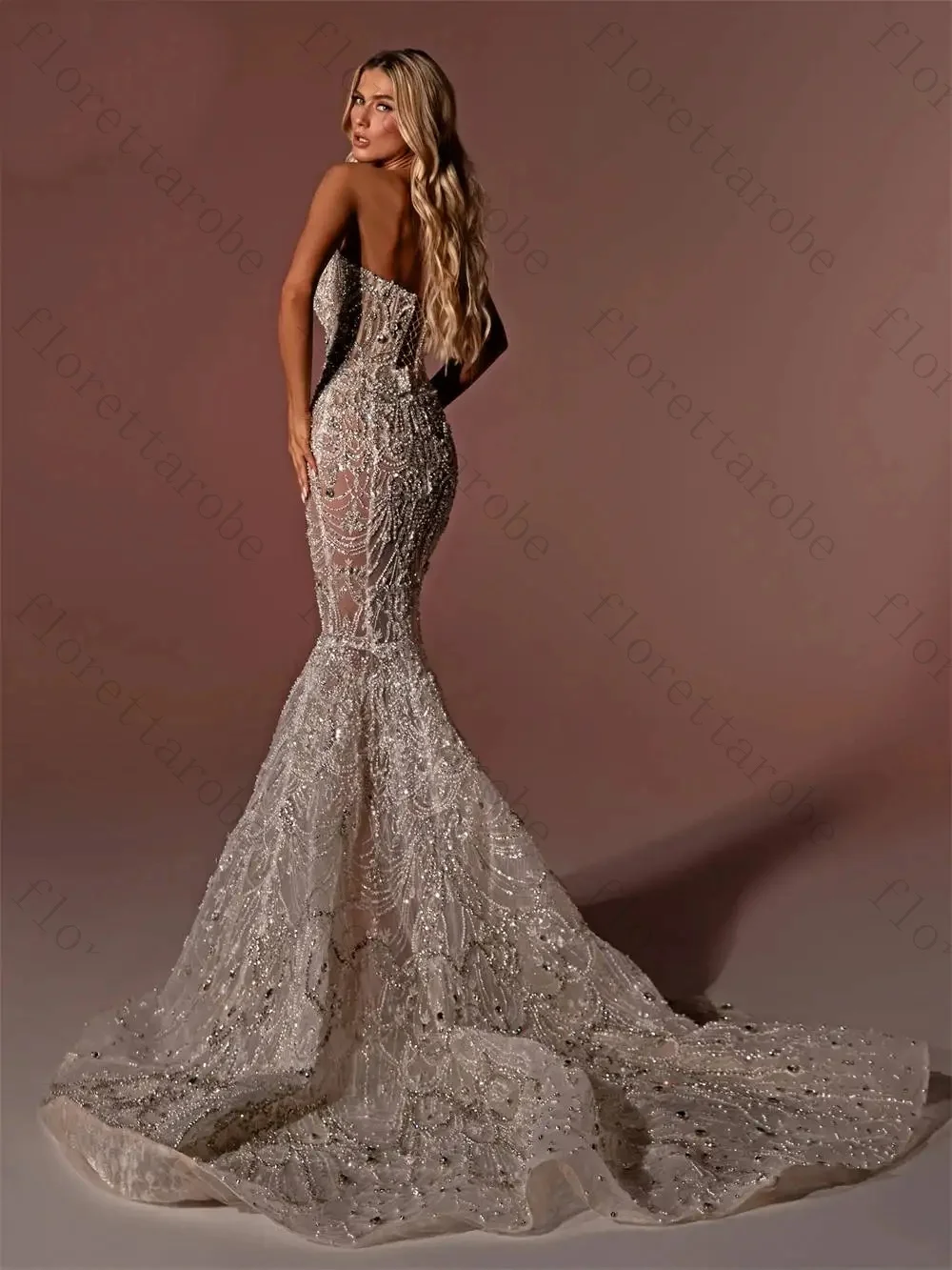 Customized Luxury Sparkle Mermaid Wedding Dresses Modern Fashion V-Neck Sleeveless Open Back Bridal Dress Custom Plus Size Gowns