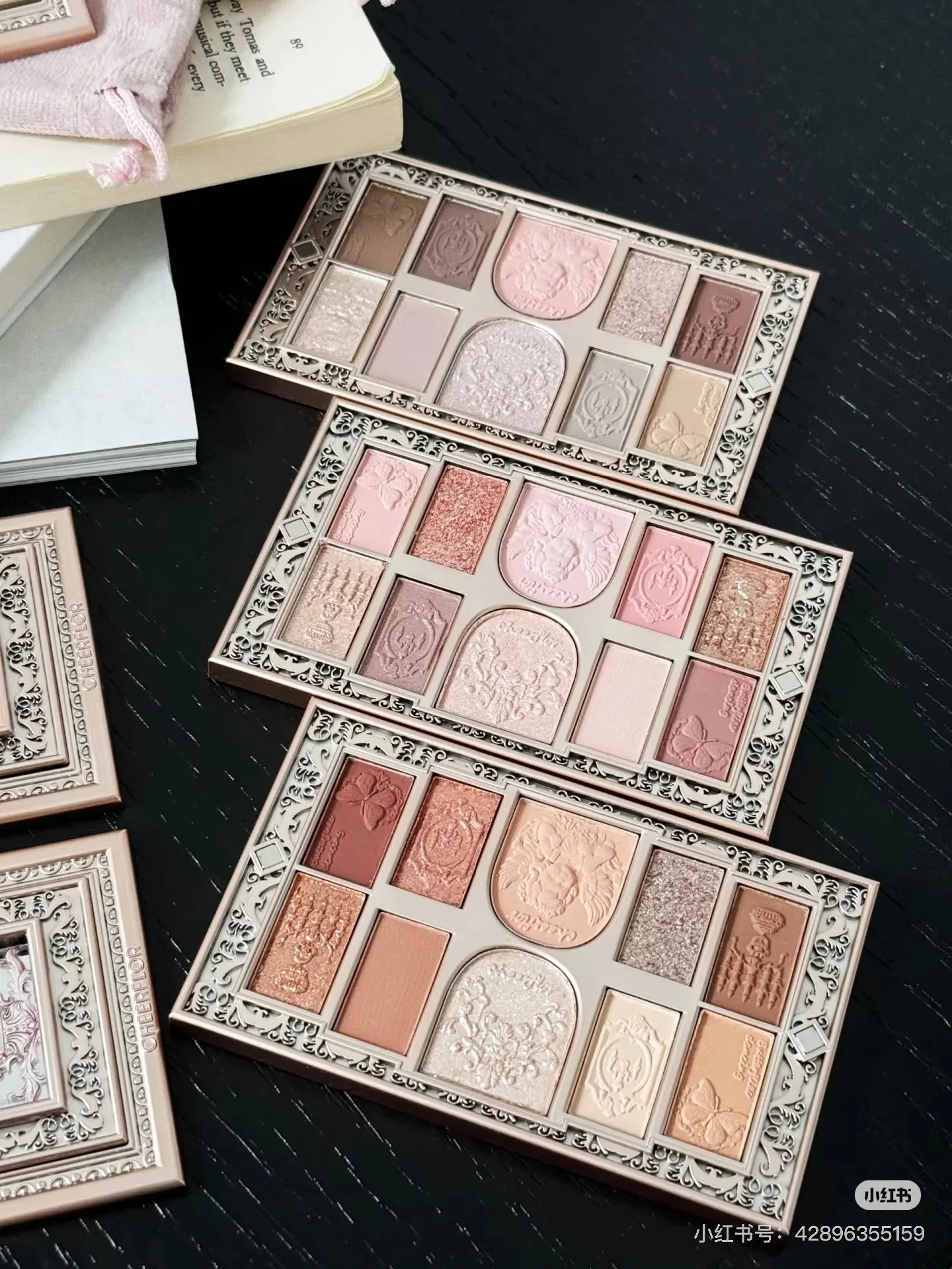 Paleta Cieni do Powiek CHEERFLOR Angel Picture Frame Serie 10 Kolorów Matowe Brokatowe Połyskujące Efekty Rzeźbienia Delikatna Paleta Cieni do Powiek