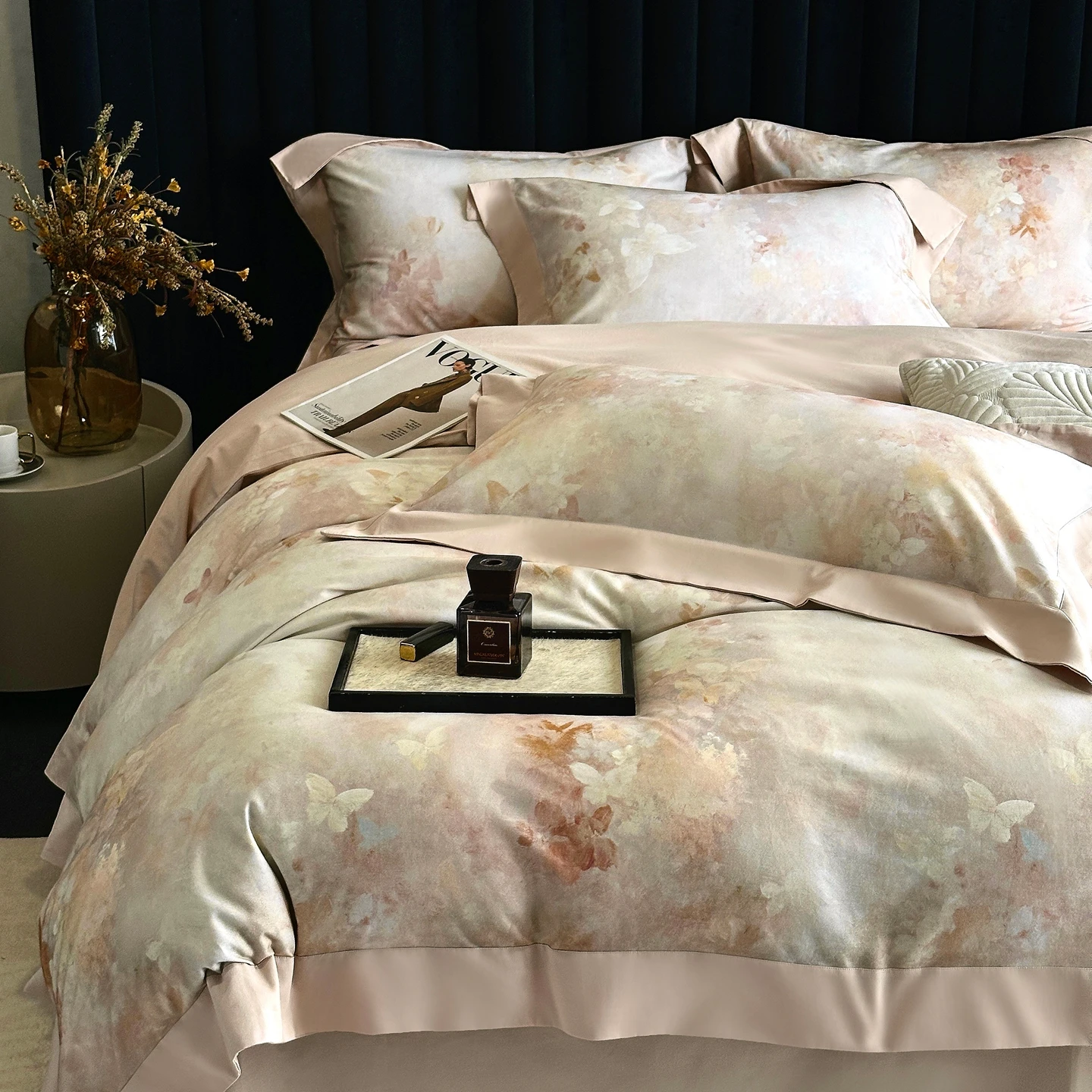 

Novus Luxury High-end Long Velvet Cotton Printed Bedding Set Queen Size Duvet Cover Bed Sheet Soft Comfortable All Seasons